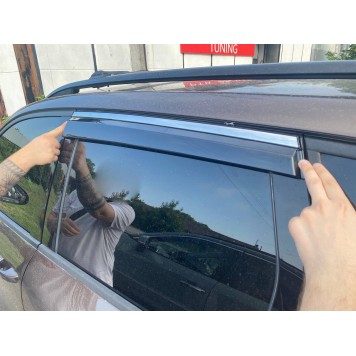 Дефлекторы окон Volkswagen Touareg 2010-2018 с нерж. хром полоской-3